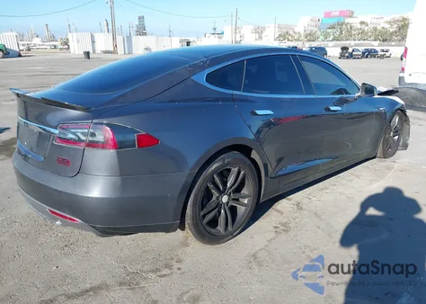 2016 Tesla Model S 60D/70D/75D/85D/90D z USA, uszkodzony, nr VIN 5YJSA1E26GF129409